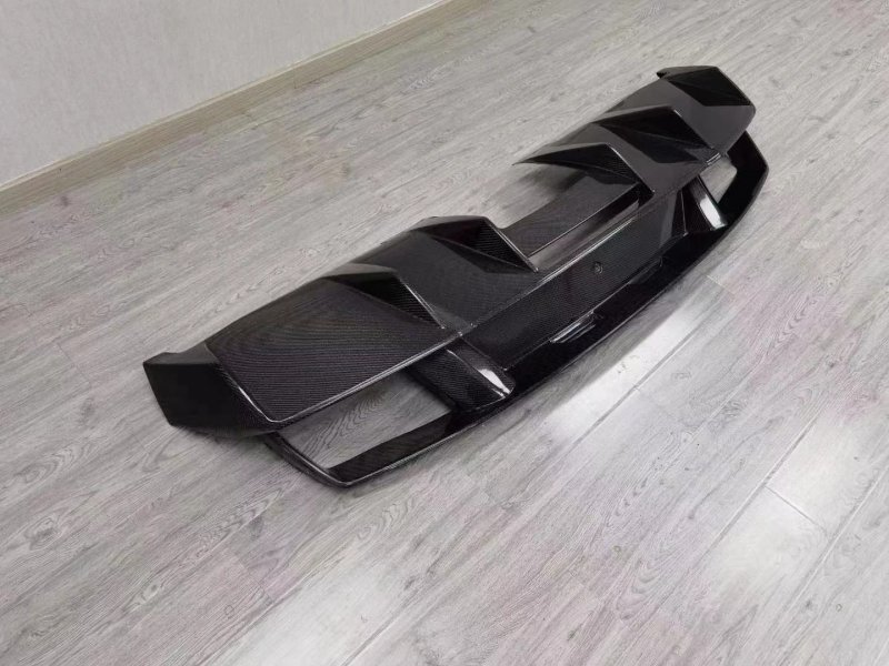 DMC Style Carbon Fiber Rear Bumper Lip  Suitable for  Gallardo LP550 LP560 LP570  Carbon Fiber Rear Diffuser